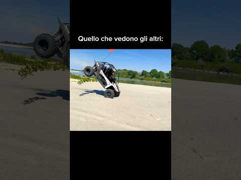 Salto a 80kmh con un buggy cinese thumbnail