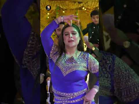 Mujhe Naulakha Manga De Re #ChahatBaloch #BollywoodDance  #SGStudio thumbnail
