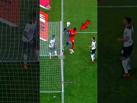 Definisi Kiper Yang Sesungguhnya #football #beritabola #shorts thumbnail