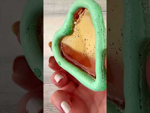 Creating a Valentine’s heart out of meringue! ❤️ A sweet DIY to light up your romantic celebrations thumbnail