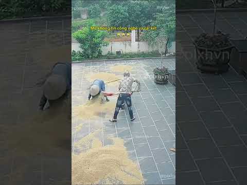 Mẹ không tin công nghệ và cái kết 😂 #haihuoc #giaitri #shorts thumbnail