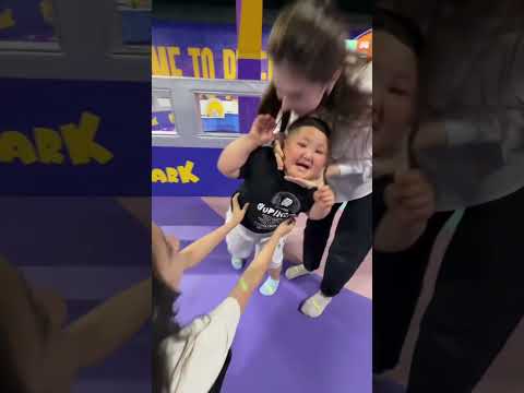 المدرب ضبطه متلبسًا... فبكى فورًا thumbnail