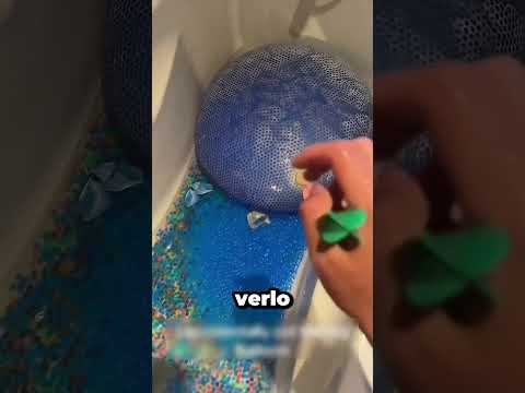 Guardó el globo más grande para el final 🎈😱 thumbnail