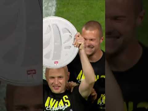 WIECZYSTA ŚWIĘTUJE AWANS DO EKSTRAKLASY #SHORTS thumbnail