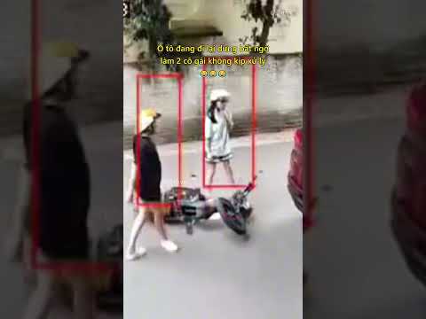 Ô tô đang đi lại dừng bất ngờ làm 2 cô gái không kịp xử lý 😂 #antoangiaothong #laixeantoan #shorts thumbnail