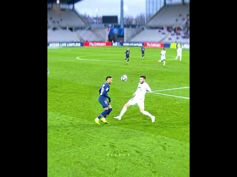 Neymar is too good in Sombrero Flick up ?? thumbnail