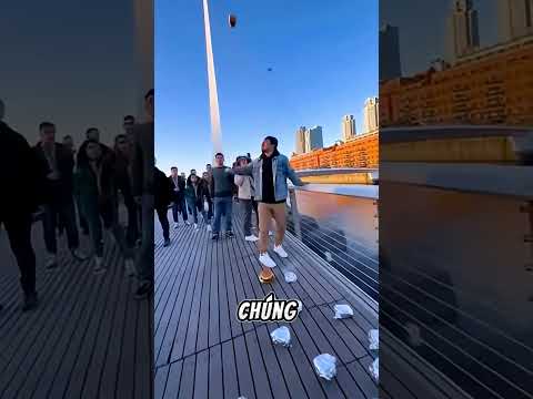 Triệu phú làm cơn mưa Burger thumbnail