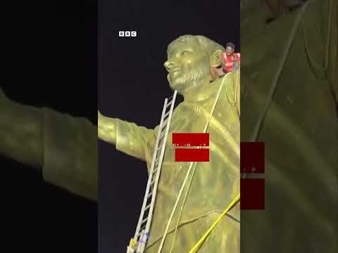 لماذا قررت الهند إزالة تمثال ضخم لميسي؟ thumbnail