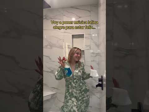 No sé si bailar o llorar ? #humor #musica #latino #kimrixs thumbnail