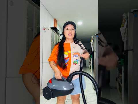 Solo quería ayudar ? #comedia #humor #shortsfeed #shortsviral thumbnail