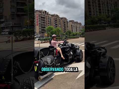 Iba feliz en su moto nueva hasta que cometió este vergonzoso error.. #icecream #cutebabies thumbnail