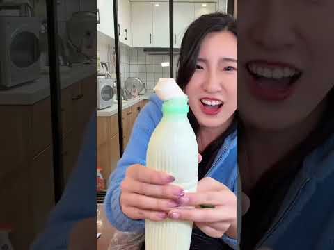 Kue lembek ini disulap jadi strawberry ice cream - short thumbnail