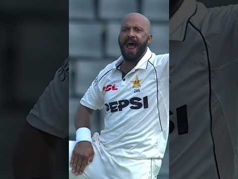 Sajid Khan gets his first wicket of the day in style #BANvPAK  | M9I1H thumbnail