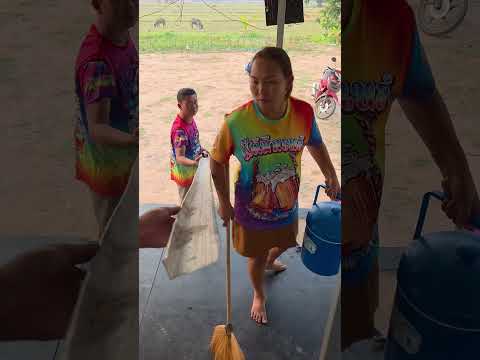 เอารางเหล็กมายื่นให้แน่อ้ายเอาไว้นี้มันเกะกะ #funny #ขึ้นหน้าฟีด thumbnail