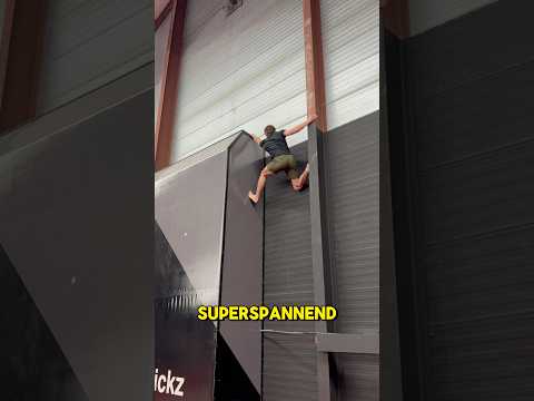 DE BAL LIGT HIER OP! (Trampolinepark) thumbnail