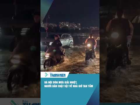 Hà Nội đón mưa giải nhiệt, người dân chật vật về nhà giờ tan tầm #shorts thumbnail