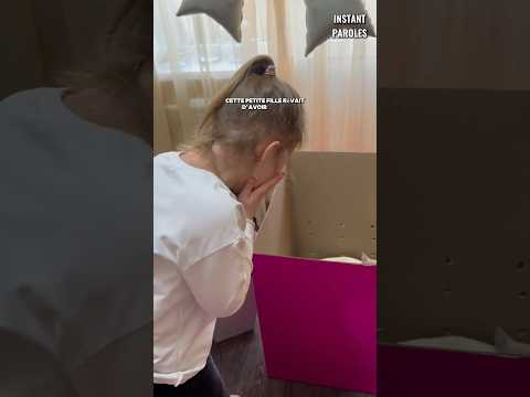 Cette petite fille reçoit une surprise inattendue de la part de ses parents thumbnail