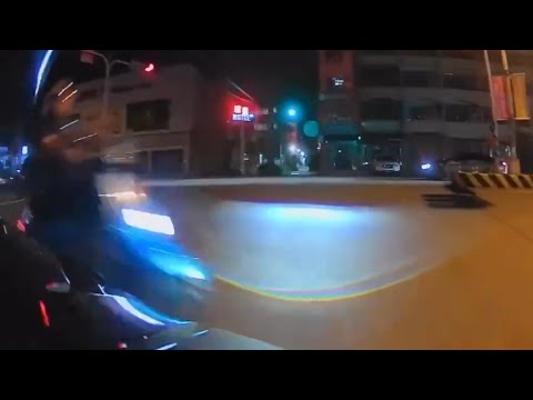【車禍影片】大家記得綠燈要停下來看會不會被撞 thumbnail