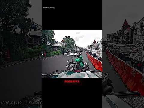 Ojol Salah Jalur Panik, Langsung Putar Balik Saat Dihadang Mobil‼️ thumbnail