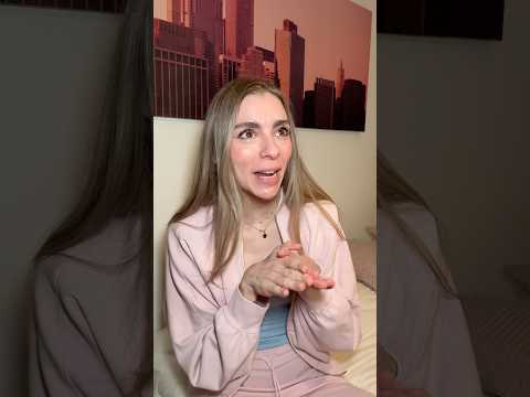 Lógica femenina con la ropa! Soy yo completamente ? #humor #comedia thumbnail