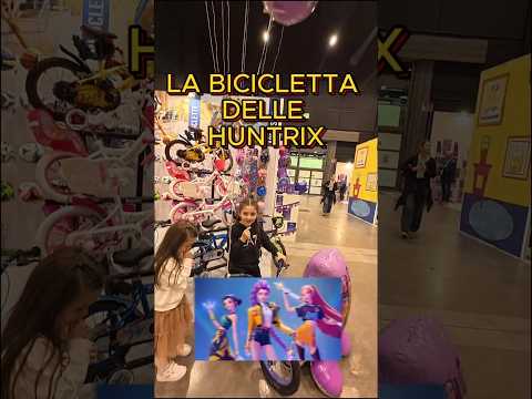 LA BICICLETTA DELLE HUNTRIX 💓🍭🍫 #videodivertenti thumbnail