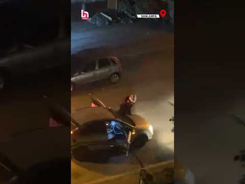 Ehliyetsiz araç kullandığı belirlenen kişiye polisten yol ortasında işkence! thumbnail