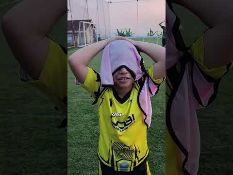 Mama Kaget Ara Tutup Mata Pke Rompo smpe Sobek Lg Latihan Sepak Bola. Jgn G Baik Coach Bs Marah 🦺⚽🫣 thumbnail