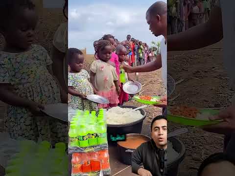 الأيادي الصغيرة وصلت إلى الطعام! 🍽️😊 thumbnail
