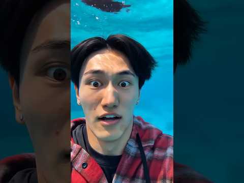 Unexpected meeting at sea thumbnail