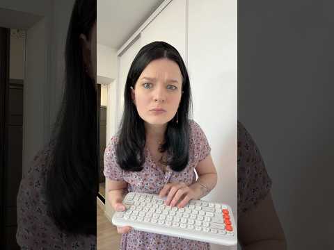 The weirdest keyboard I’ve ever seen 😳 #keyboard #strangethings #splitkeyboard #weirdtech thumbnail