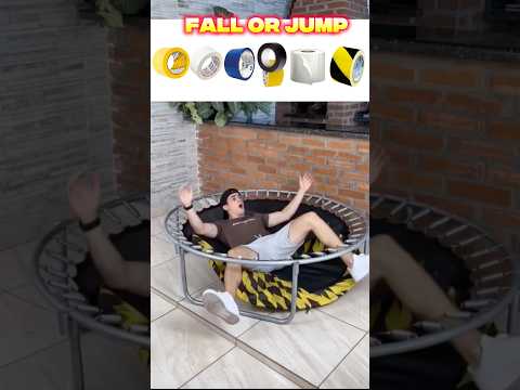 Qual trampolim vai quebrar?!😱 #shorts #challenge thumbnail