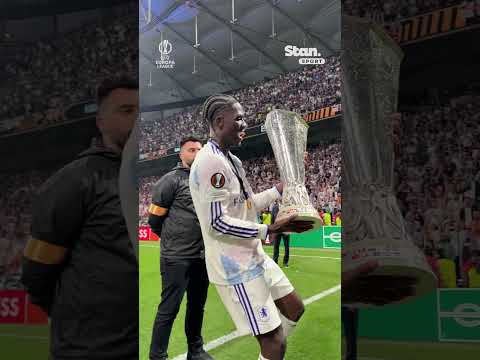 Aston Villa players celebrate with the Europa League trophy ?? #UEL #AstonVilla thumbnail