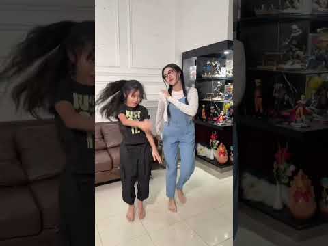SAMANTHA LILY BATTLE DANCE #samantha #viralvideo #fakesituation #trending thumbnail
