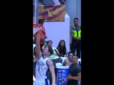 Cliff Hodge THROWS DOWN A HUGE SLAM 💥🏀 for Meralco in 3Q | PBA Season 50 Commissioner’s Cup Semis thumbnail