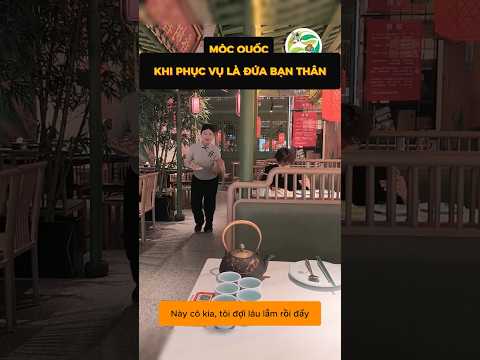 Cô bạn thân giục mang đồ ăn và pha trêu đùa khiến anh khách hiểu lầm hài hước #shorts thumbnail