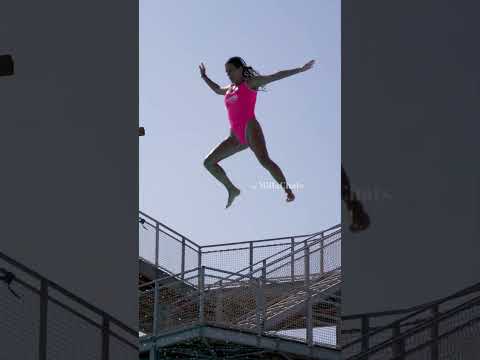 perfect landing! 💗 thumbnail