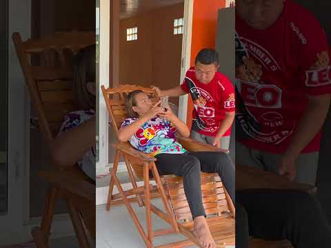 บ่ปวดหลังติเทอเดี่ยวอ้ายเอนเปให้จะได้สบาย #funny #ขึ้นหน้าฟีด #comedy thumbnail