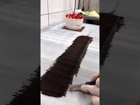 عملت قالب الكيك بطريقة خطا في اول عمل لها !! #shorts thumbnail
