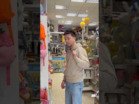 QUANDO LAVORI IN UN NEGOZIO DI GIOCATTOLI #danielecondotta #comedy thumbnail