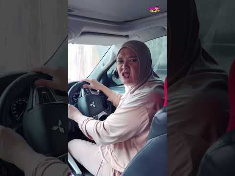 GA JADI JALAN JALAN KARENA ADA KUCING HAMPIR KETABRAK IBU MIMI😢😁🙏#funny #trending #shorts #humor thumbnail