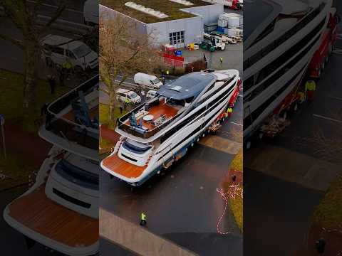 Big Ship Crossing The Street thumbnail