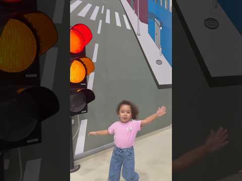 Arabalar kırmızı ışıkta ne yapar😂🚦 #aboneolmayiunutmayin #keşfetbeniöneçıkar #kesfeteyyiz #funny thumbnail