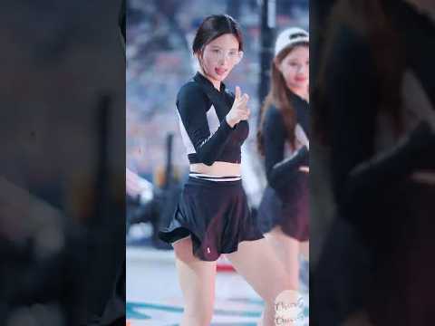 고글쓰고 피리춤 아웃송 김정원 치어리더 金貞沅 Kim Jung-Won cheerleader ktwiz thumbnail