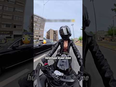 Dit Bikermeisje deed zich voor als een jongen en daarna gebeurde er iets onverwachts... 😂 thumbnail