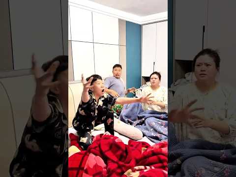 Cậu Bé ngủ mơ bị cá sấu đớp dọa Bố Mẹ sợ hết hồn #shorts #funny #haihuoc thumbnail