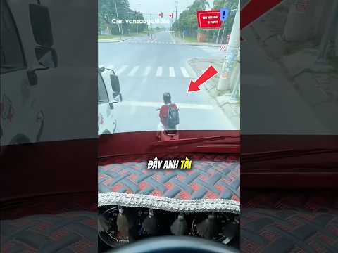 Anh tài xế bấm còi trêu cô gái và cái kết: #shorts thumbnail