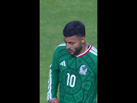 El poste le niega el gol a Vega #shorts thumbnail