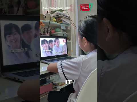 Dép ở đâu để anh chị xách cho: ? #shorts thumbnail