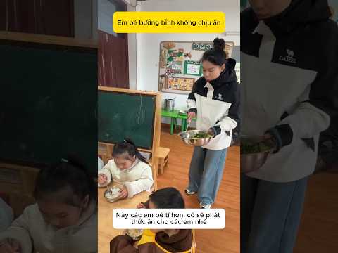Em bé bướng bỉnh không chịu ăn và biết nói dối thumbnail