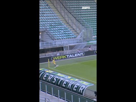 ADO Den Haag is door een klutsgoal virtueel van een degradatieplek af ?? thumbnail